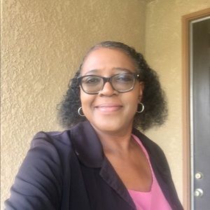 Meet your Posher, Debra